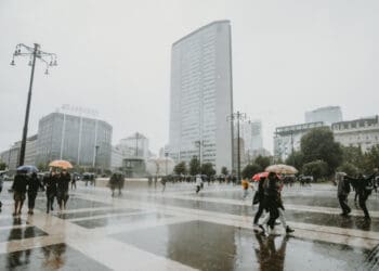 milano pioggia 350x250 - METEO DIDATTICA: Quando nevica BENE in LOMBARDIA. Le condizioni