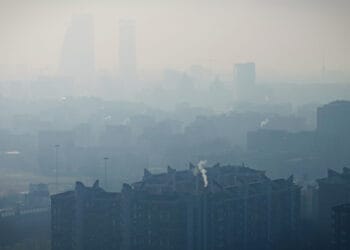 smog milano lombardia 350x250 - METEO: per adesso...si sono CHIUSI I RUBINETTI!