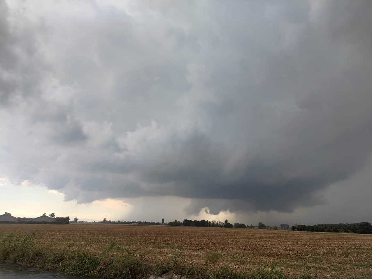 09 19 c - METEO: giornata STORICA, una marea di TORNADO! Come mai?