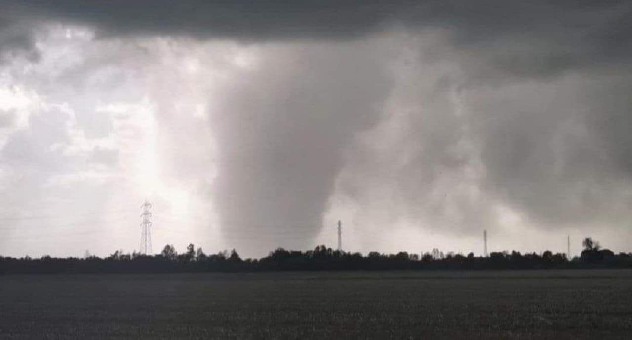 09 19 d - METEO: giornata STORICA, una marea di TORNADO! Come mai?