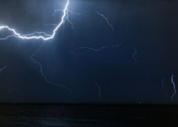 temporale 350x250 - METEO DIRETTA: forte maltempo a più riprese in LOMBARDIA! I motivi