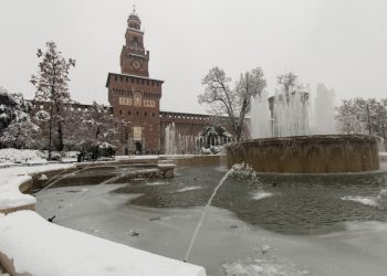 gelo lombardia e milano 350x250 - Meteo LOMBARDIA, nebbia e ghiaccio. In montagna Inverno spento. Tendenza a cambiamento