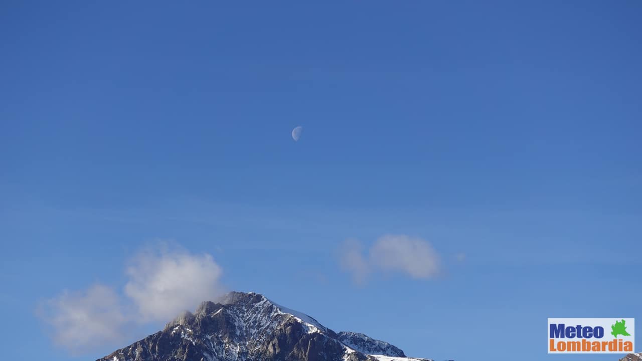 meteo lombardia5 1 - Lombardia, neve che soffre per la carenza di nevicate. Ma si scia