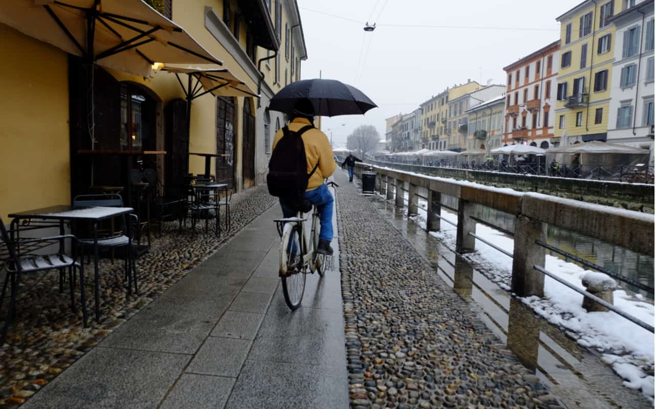 Milano naviglio in una tipica giornata miilanese.