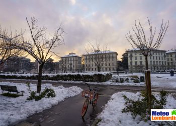 neve a milano1 350x250 - Meteo Lombardia: Aprile caldo e secco, si rischia in Maggio e in Estate! Ecco i motivi