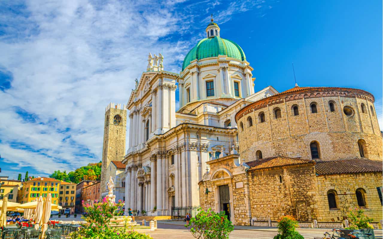 shutterstock 1811525206 - Meteo Brescia soleggiato, Favonio lunedì. Poi un cambiamento parziale